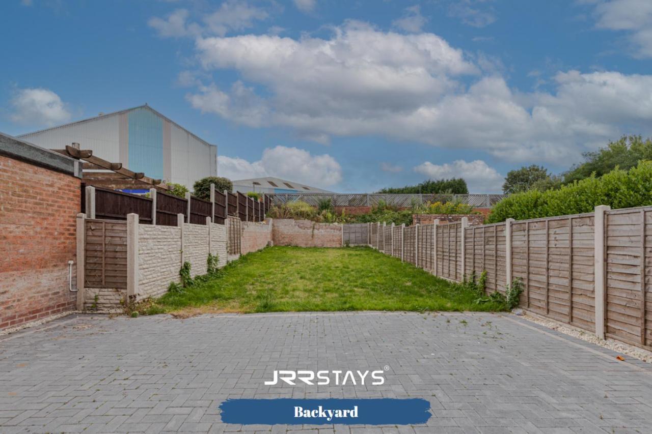 Tipton 3 Bedroom House Garden Sleeps 7 - Jrr Stays Coseley Kültér fotó