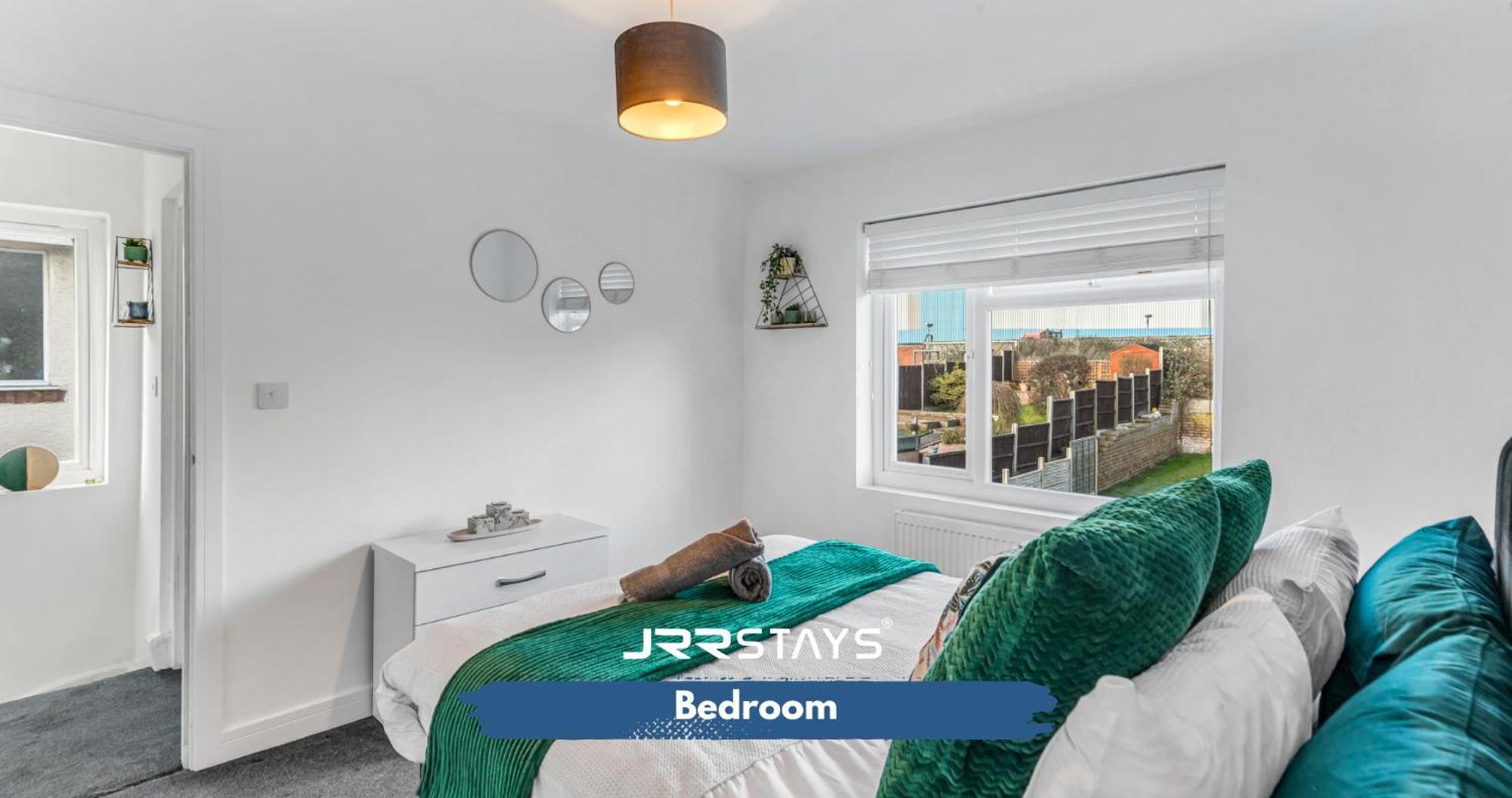 Tipton 3 Bedroom House Garden Sleeps 7 - Jrr Stays Coseley Kültér fotó
