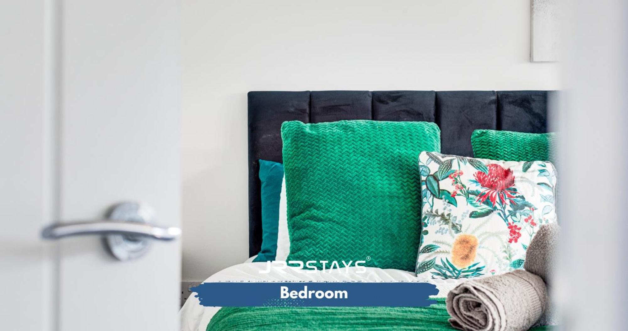 Tipton 3 Bedroom House Garden Sleeps 7 - Jrr Stays Coseley Kültér fotó